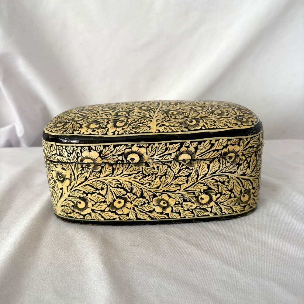 Vintage paper mache black cream trinket jewelry box storage home decor indie mcm